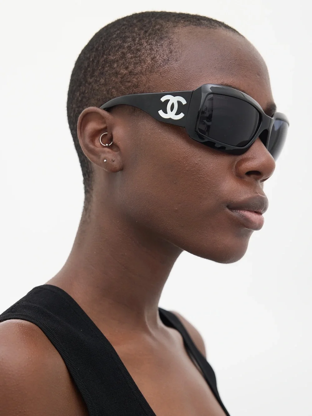 Chanel Black Logo CC Sunglasses - Picture 1 of 7